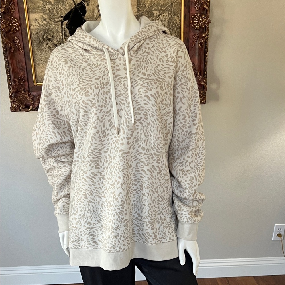 Tek Gear Cream Leopard Print Women's Sweater